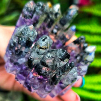 Amethyst & tourmaline in quartz bowl