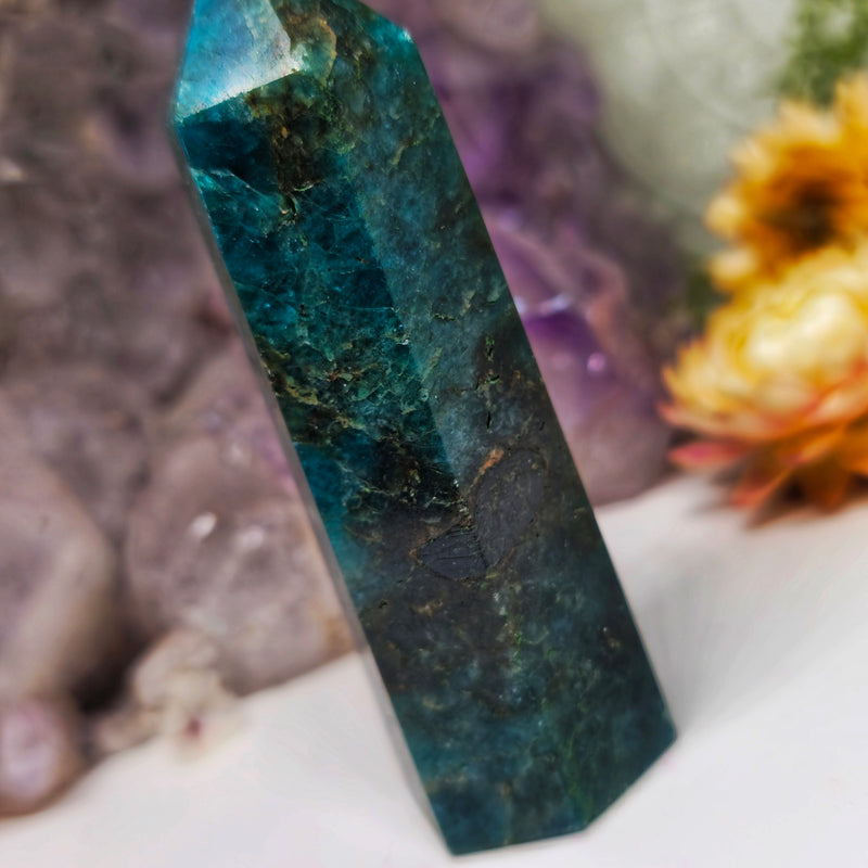 Blue apatite point