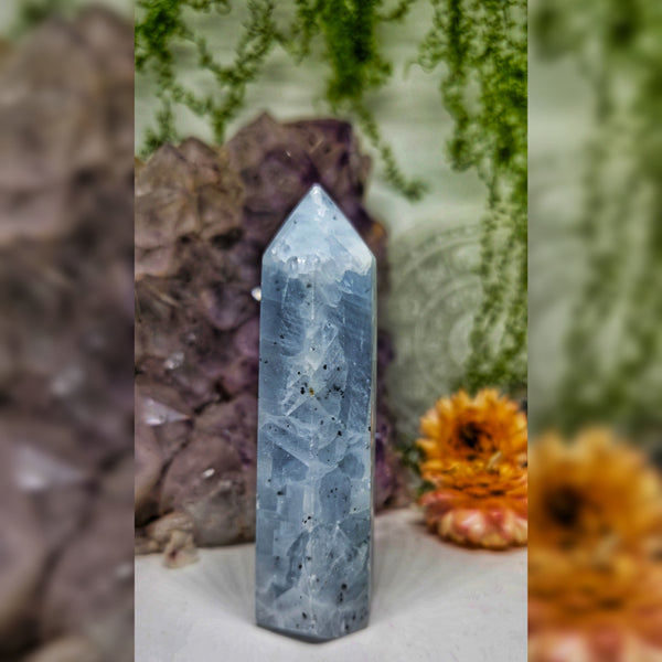 Blue calcite point