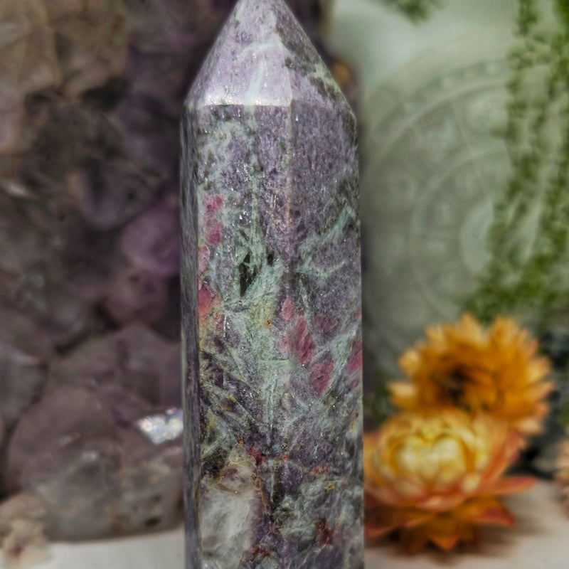 Unicorn stone point