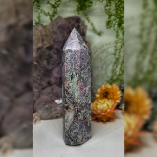 Unicorn stone point